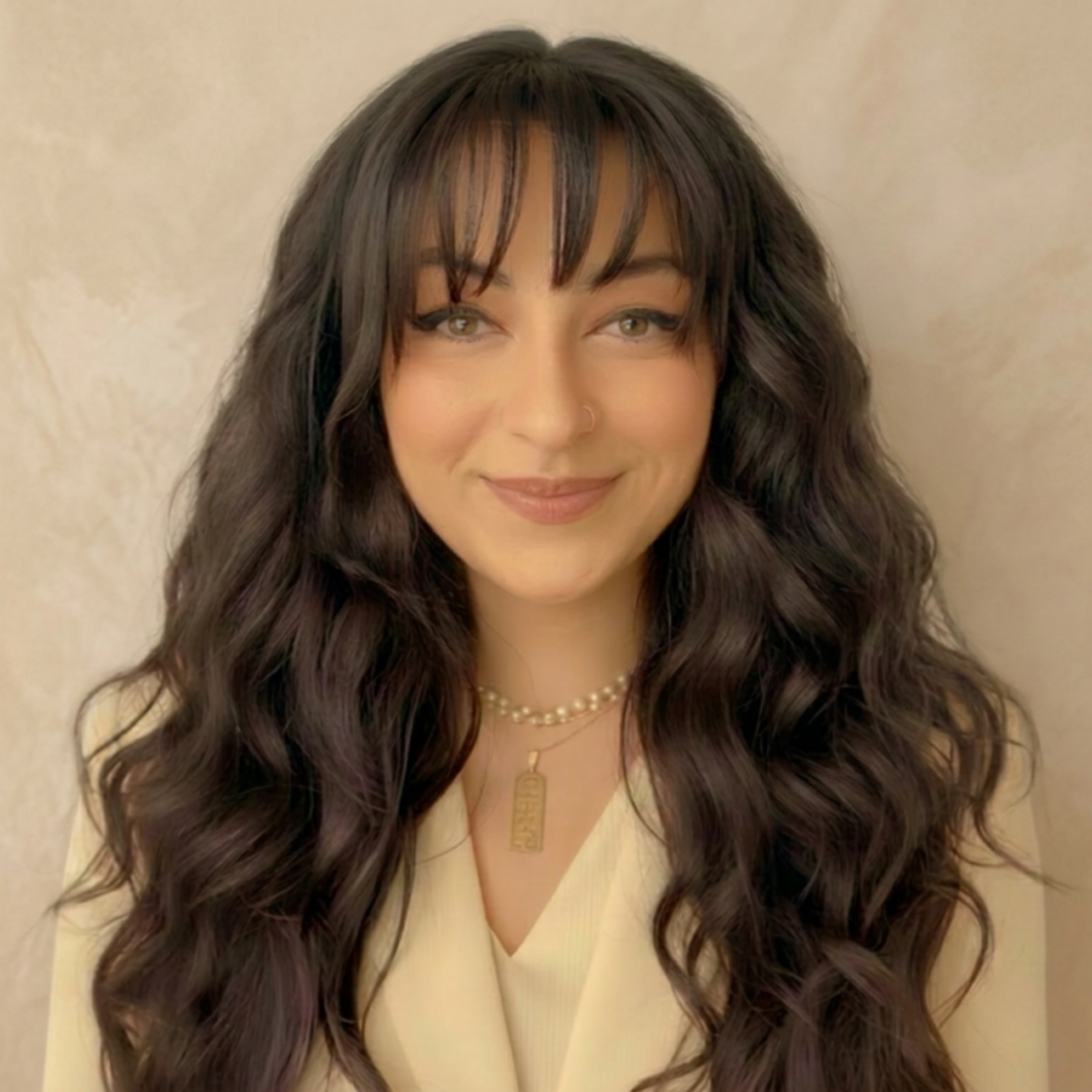 Portrait of Nicole Yasmin, founder and integrative advisor